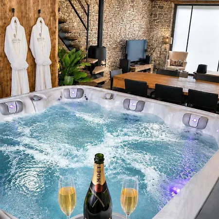 3 Waters - Private With Jacuzzi, Sauna & Hammam
